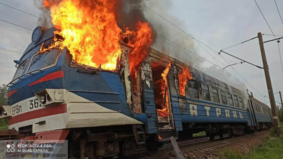 На Одесской железной дороге горела электричка (фото, видео) «фото»