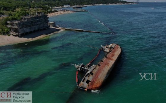 Волокита с Delfi: частный флот предложил властям бесплатную помощь с эвакуацией танкера «фото»