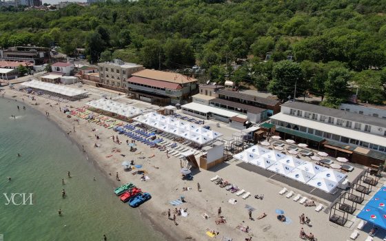 Чье побережье? В мэрии сдали в аренду 66 из 88 пляжей частникам, а от аренды получили 83 гривен за метр «фото»