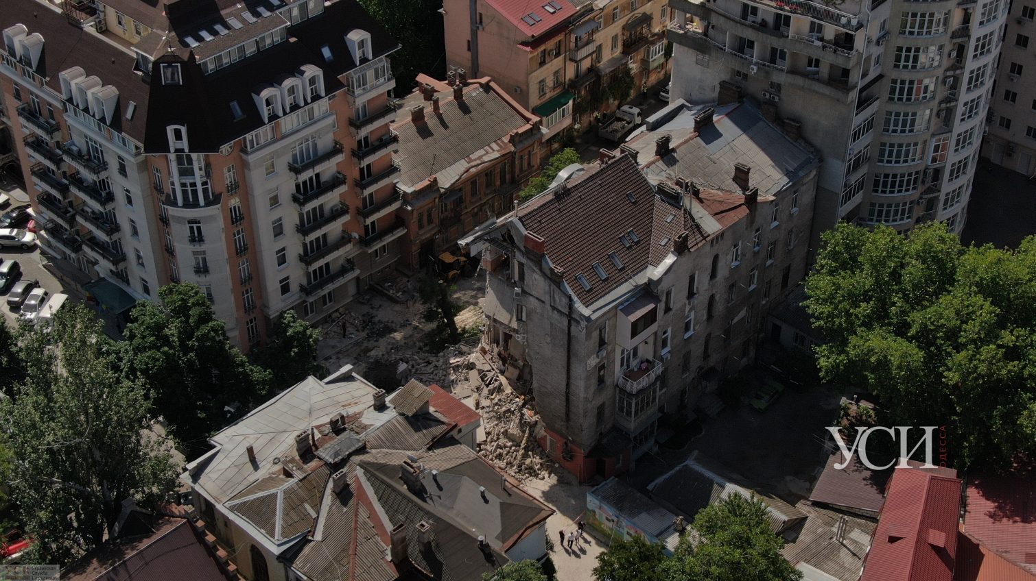 Заброшенное величие Одессы: обрушение памятника архитектуры на Ясной (фото, видео) «фото»