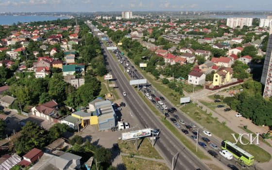 Выделенную полосу на поселке Котовского укоротили, но пробки все равно остались (фото) «фото»