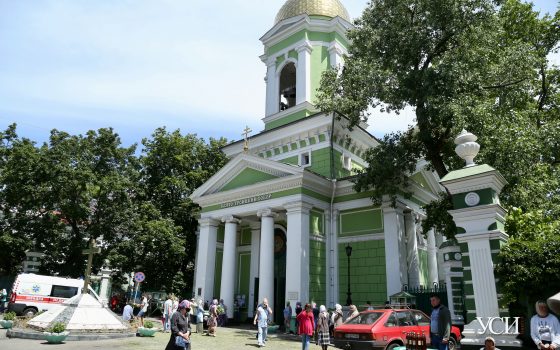 Как одесситы отмечают Троицу (фоторепортаж) «фото»