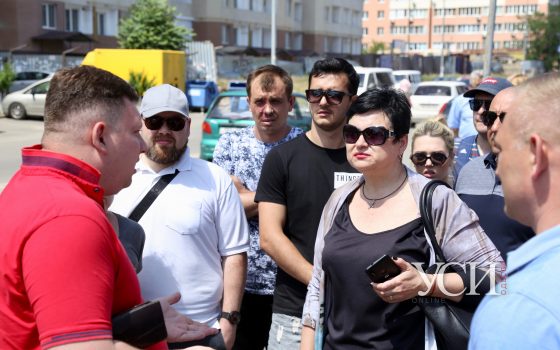 Страшно ходить: жители поселка Котовского требуют освещения на пешеходных переходах (фото) «фото»