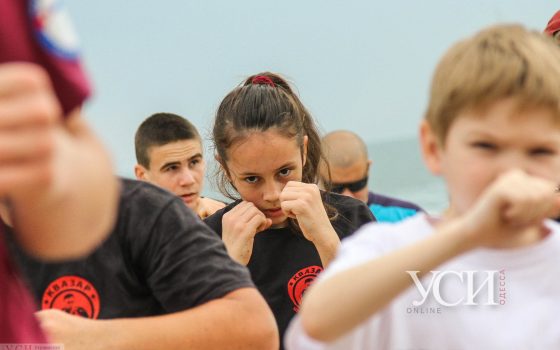 Бои на пляже: одесские боксеры провели тренировку на “Дельфине” (фоторепортаж) «фото»