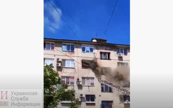 Спасатели вынесли грудного ребенка из горящей квартиры на Поселке Котовского (видео) «фото»