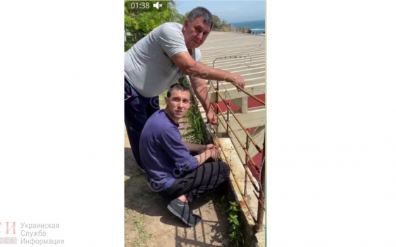 Один из одесских пляжей оградили колючей проволокой (видео) «фото»