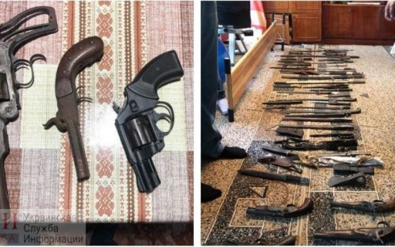 Коллекционеру старинных сабель и пистолетов из Одесской области грозит до семи лет тюрьмы (фото) «фото»