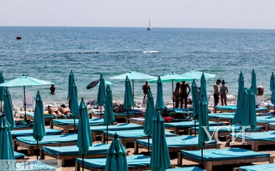 “Уберем с песка платные лежаки!”, – мэр Южного объявил войну арендаторам пляжей «фото»
