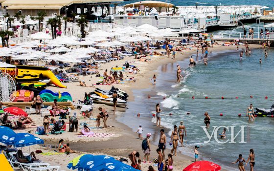 Пустые шезлонги и аншлаг на песке – как выглядит адаптивный карантин на одесских пляжах (фоторепортаж) «фото»