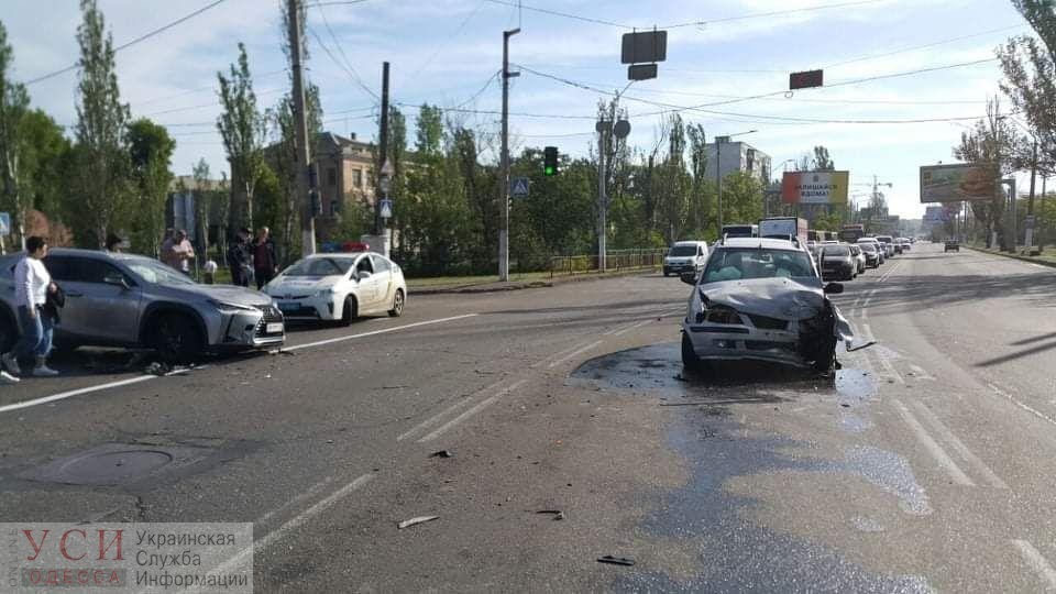 В Лузановке две легковушки не поделили дорогу: есть пострадавшие (фото) «фото»
