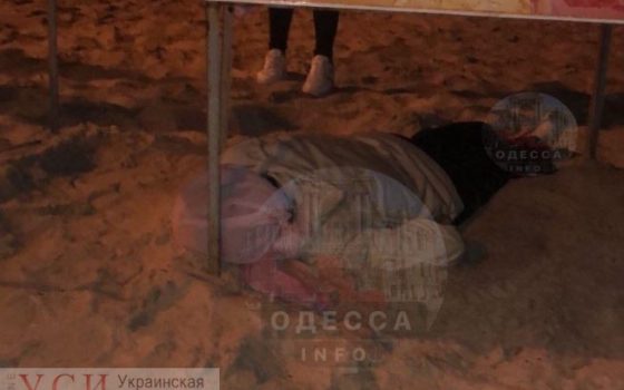 Одесситка покончила с собой в раздевалке на пляже 10-й станции Фонтана «фото»
