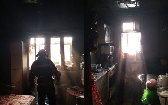 Пожар в Черноморске: хозяина спасли (фото) «фото»