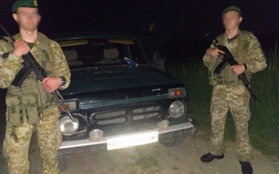 Автомобиль браконьеров сбил пограничника во время задержания (фото) «фото»