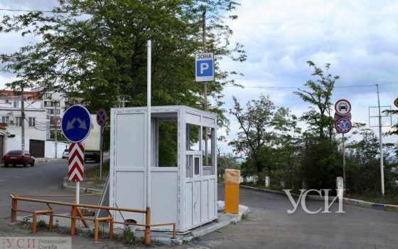 На 13-й Фонтана снова пытались установить шлагбаум: документов на месте нет, но в мэрии говорят, что законно (фото, видео) «фото»