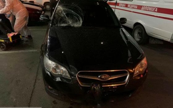 Ночью на Таирова автомобиль сбил 3 человек, все они в больнице «фото»