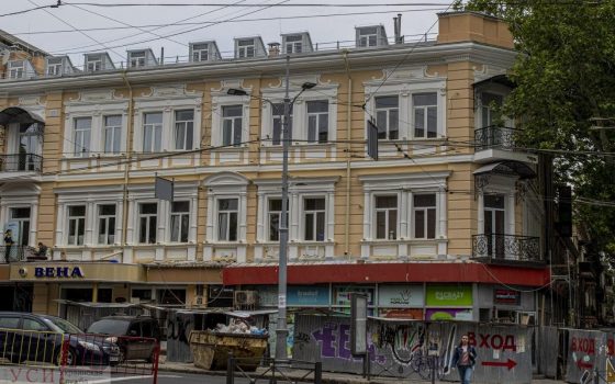 С доходного дома Наумова в центре Одессы сняли леса: ремонт обошелся почти в 8 миллионов (фото) «фото»