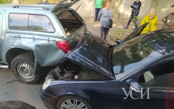 На Чубаевке столкнулись две легковушки – движение затруднено «фото»