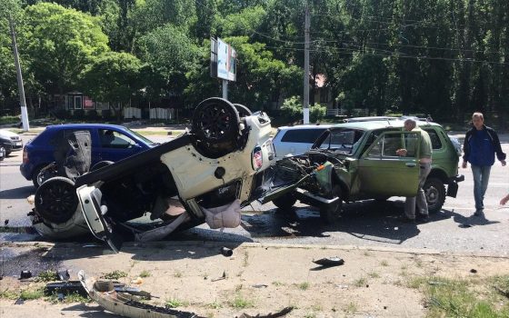 ДТП возле Дюковского сада: одна из машин “легла” на крышу (фото) «фото»