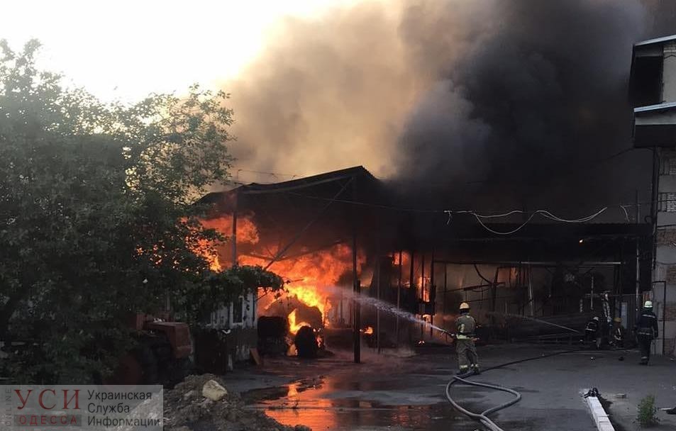 Масштабный пожар в Маяках – горит склад «фото»
