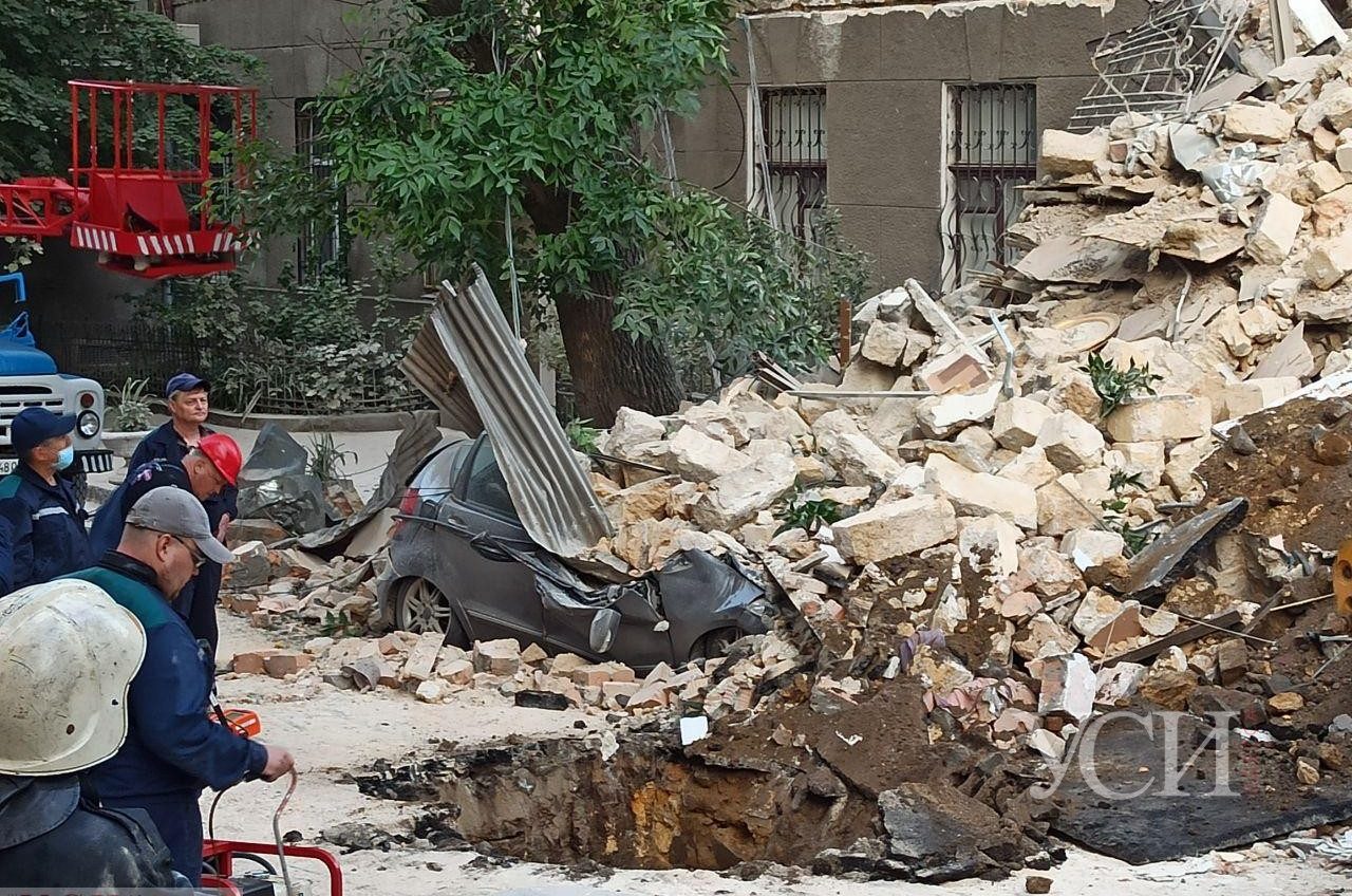 Из обрушившегося дома на Ясной 11 человек поселили на базу отдыха: пока в доме жить нельзя «фото»