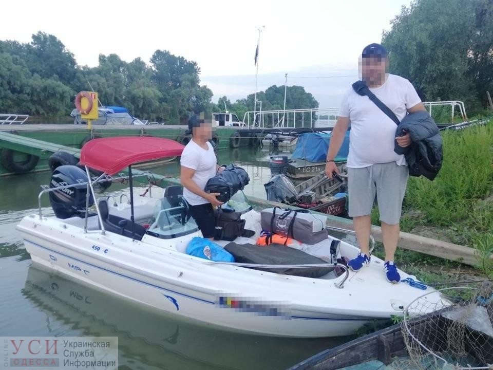 На Дунае измаильские пограничники задержали катер из Румынии (фото) «фото»