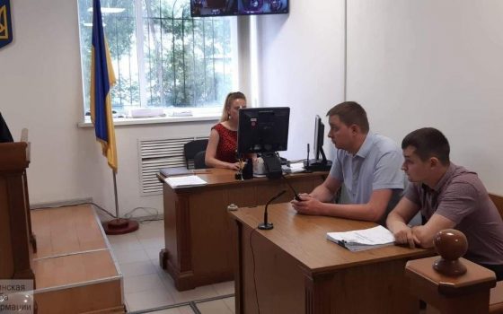 В Одессе подозреваемых в поджоге автомобиля адвоката отправили в СИЗО (фото) «фото»