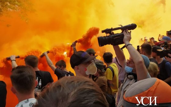 “Дело Стерненко”: под звуки массового протеста суд по мере пресечения отложили (текстовая трансляция, фото) ОБНОВЛЯЕТСЯ «фото»