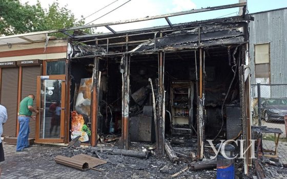 В районе рынка “Успех” вспыхнула шаурмичная: сгорел и соседний магазин (видео, фото) ОБНОВЛЕНО «фото»