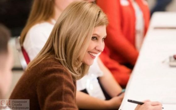 Жену президента госпитализировали с пневмонией и Covid-19 «фото»