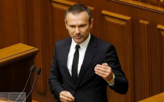 “Я благаю, відпусти”: Верховная Рада не разрешила Святославу Вакарчуку сложить депутатский мандат «фото»