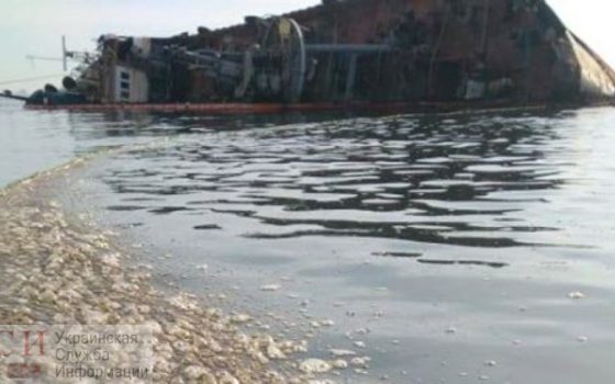 Из Delfi снова вытекла нефть (фото) «фото»