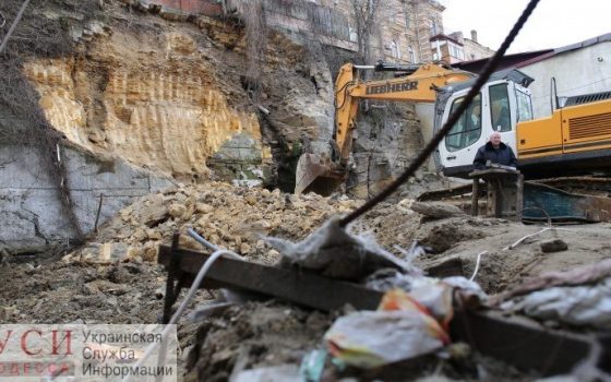 На Военном спуске все же вырастет высотка, но разрушенную подпорную стену обещают восстановить «фото»
