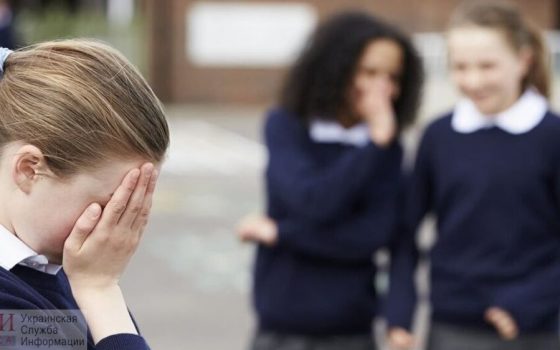 Била и таскала за волосы: семья школьницы, которая издевалась над одноклассницей, заплатит компенсацию «фото»