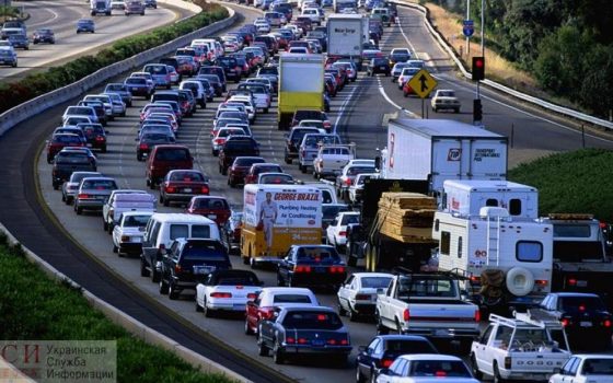 Отдохнули у моря: трассу Киев-Одесса сковали многокилометровые пробки (видео) «фото»