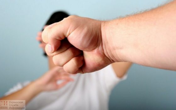 В Одесской области мужчина выйдет на общественные работы за то, что избил дочь «фото»