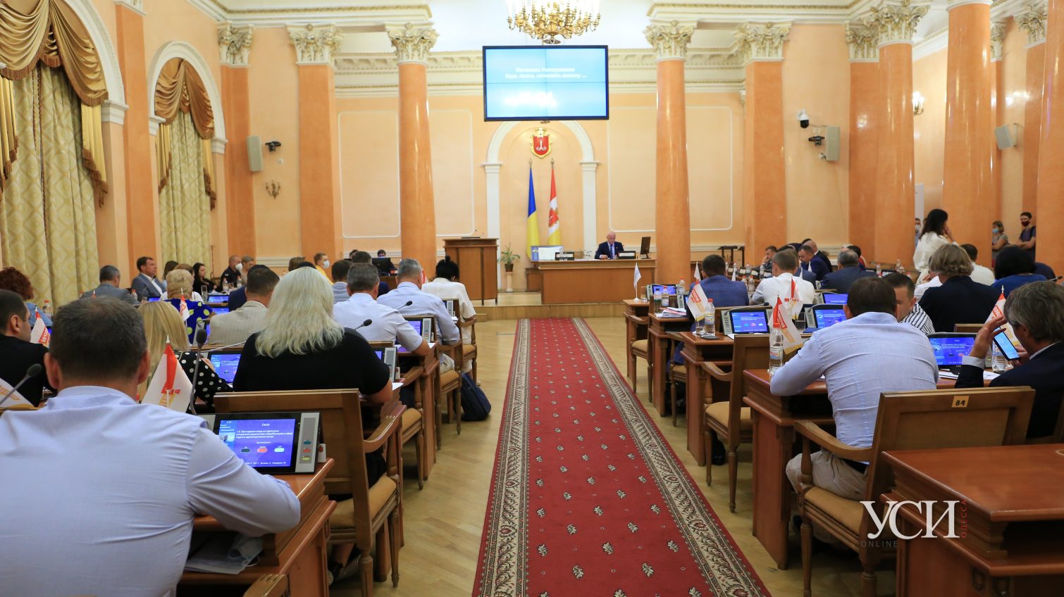 В Одессе депутаты продали земельный участок по 350 гривен за метр: депутат назвал это беспределом «фото»