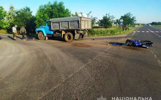 Пошел на обгон и столкнулся с грузовиком: полиция расследует смертельное ДТП в Одесской области «фото»