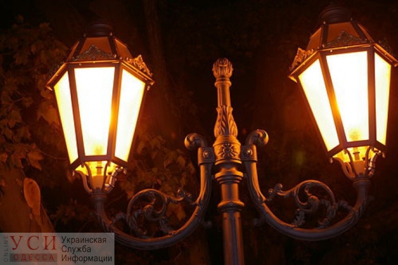 В Одессе мужчина украл городские фонари и сдал на металлолом: он сядет на 3 года «фото»
