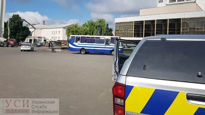 В центре Луцка террорист выпустил первых пассажиров (фото) ОБНОВЛЯЕТСЯ «фото»