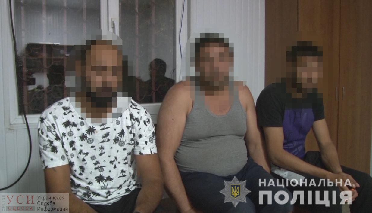 Полиция задержала “гастролеров”, которые грабили отдыхающих в Затоке (фото, видео) «фото»