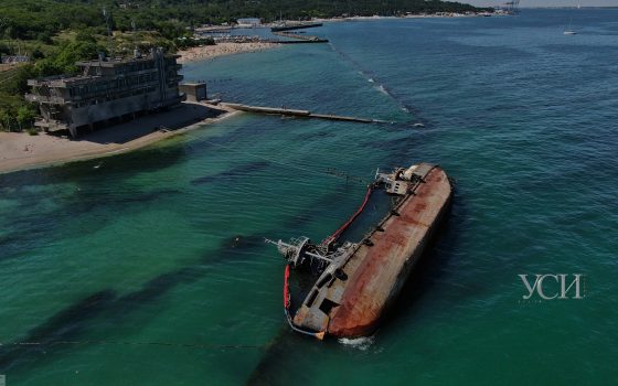 Затонувший Delfi обещают поднять к 20 июля: риск разлома не исключен, а его дальнейшая судьба неизвестна «фото»