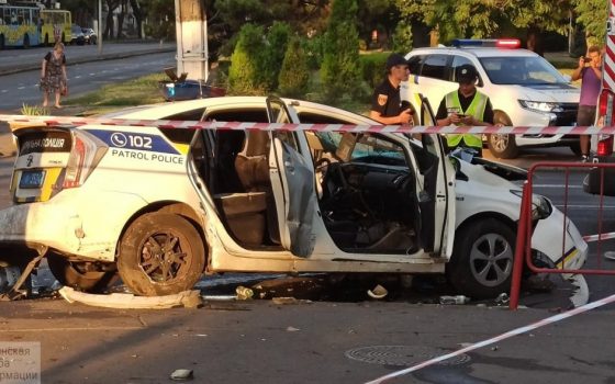 Утром на проспекте Шевченко патрульная машина столкнулась с водовозом: подробности выясняются (фото, видео) «фото»