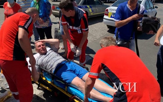 Протесты в Черноморске: митингующий потерял сознание, полиция пытается освободить проезд в порт (фото) «фото»