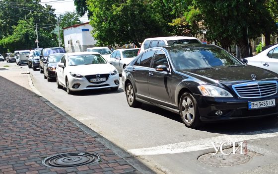 Нежданные пробки: в рабочий полдень в середине недели Одессу сковали заторы (карта) «фото»