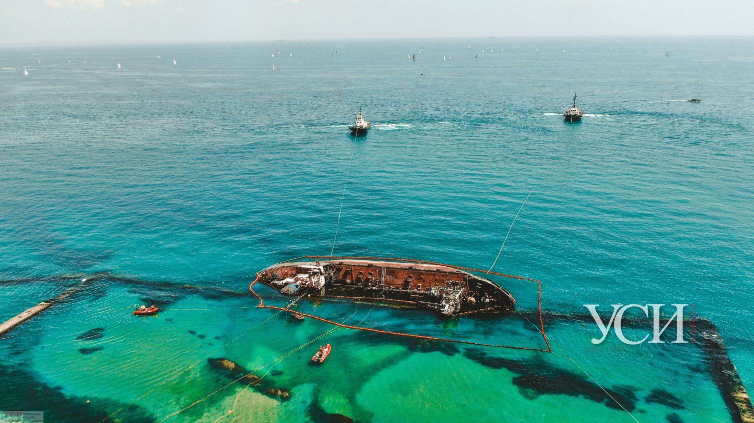 Затонувший танкер Delfi поднимают со дна пляжа Дельфин (трансляция, видео) ОБНОВЛЕНО «фото»
