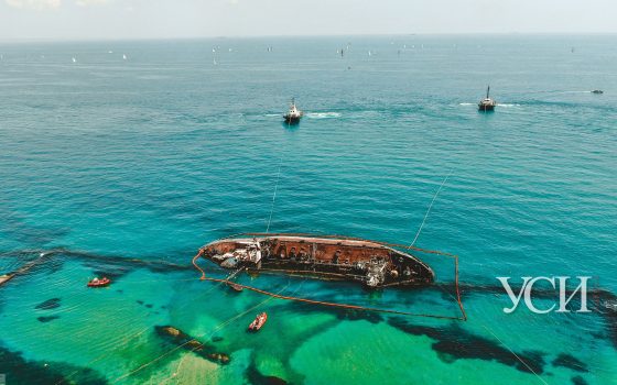 Затонувший танкер Delfi поднимают со дна пляжа Дельфин (трансляция, видео) ОБНОВЛЕНО «фото»