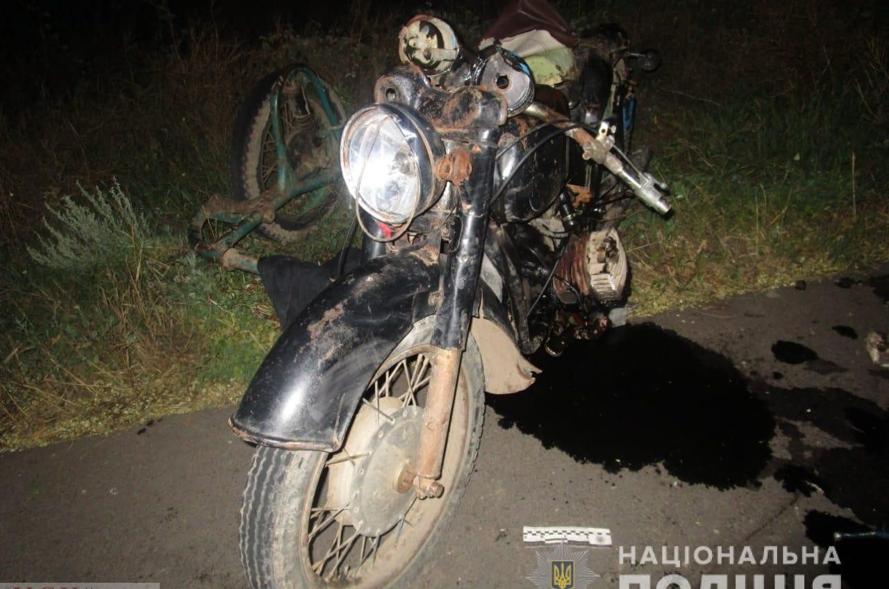 Шесть пострадавших: мотоциклист вылетел на встречку и врезался в мопед (фото) «фото»
