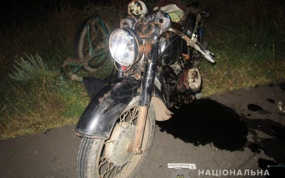 Шесть пострадавших: мотоциклист вылетел на встречку и врезался в мопед (фото) «фото»