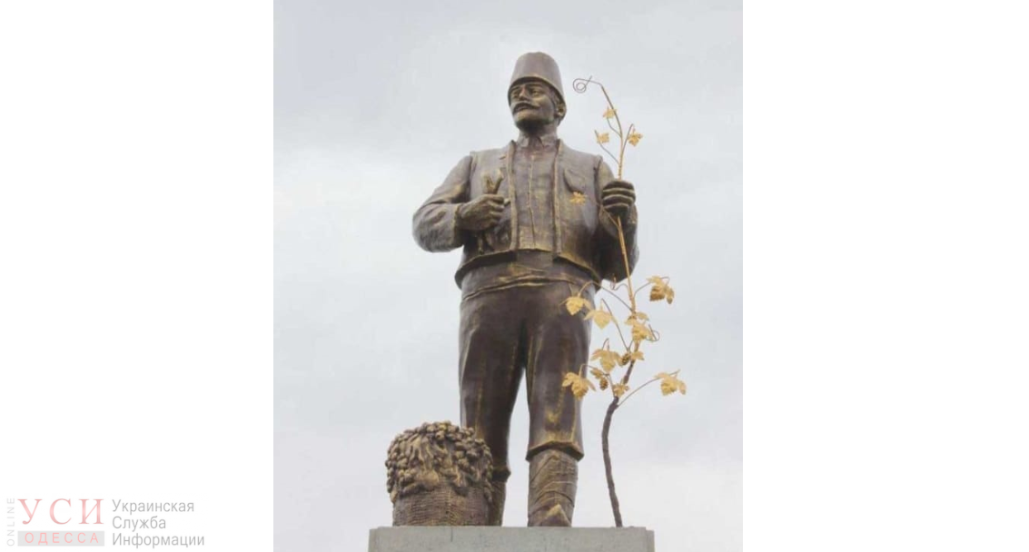 В Одесской области Ленина превратили в памятник болгарскому святому «фото»