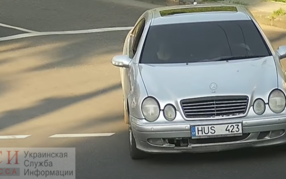 На Балковской водитель мощного авто устроил дрифт на светофоре (видео) «фото»